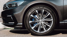 Pirelli predstavuje pneumatiku s ‘mechanickou inteligenciou‘