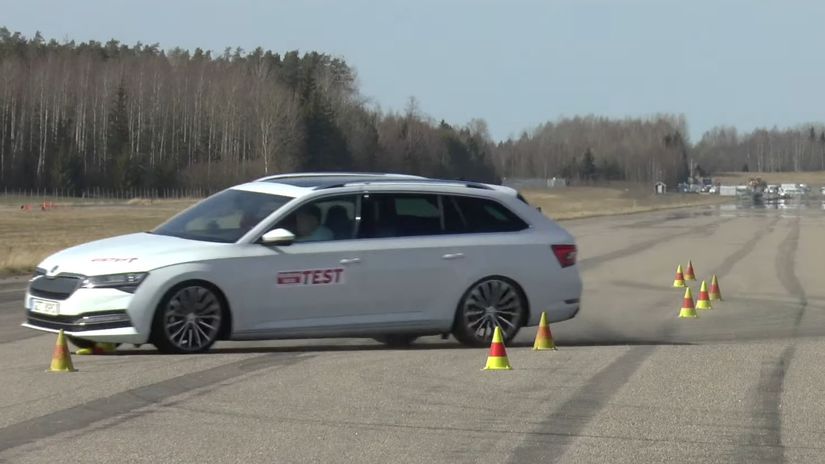 Rýchlosť 70 km/h bola na plug-in hybridný...