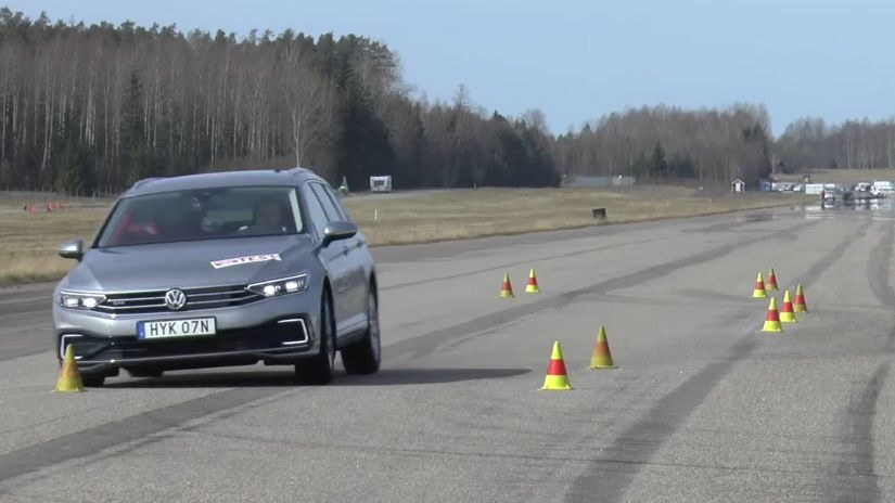 O niečo lepšie si viedol Passat GTE, ale ani...