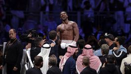 Jediný fanúšik samého seba a bučanie. Joshua sa vyjadril k zápasu s Tysonom