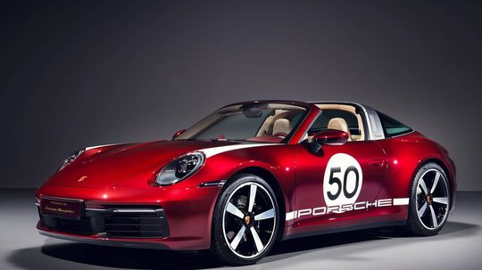 Porsche 911 Targa 4S Heritage Design Edition -...