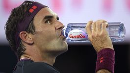 Od rolexiek k Mercedesu. Federer na staré kolená vládne boháčom