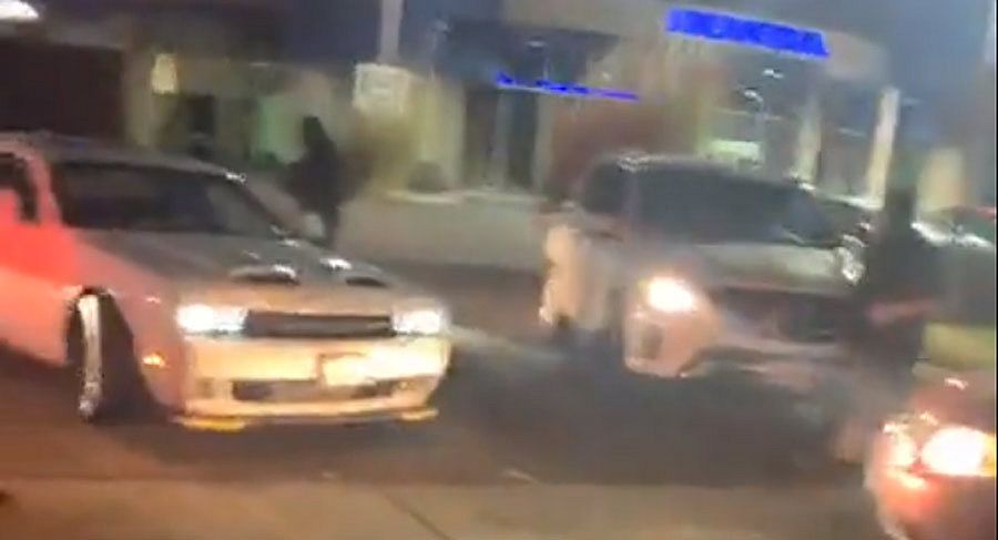 Vandali doslova vyplienili predajňu vozidiel...