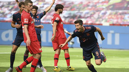 Šesťgólová prestrelka. Bayern uspel a skompletizoval double