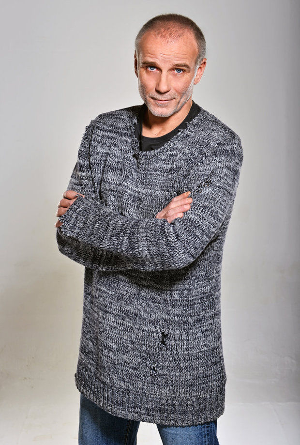 Lukáš Vaculík v seriáli Temný Kraj (2019).