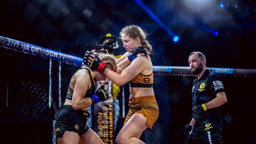 Lucia Szabová (vpravo) vs. Paula Marčišová.