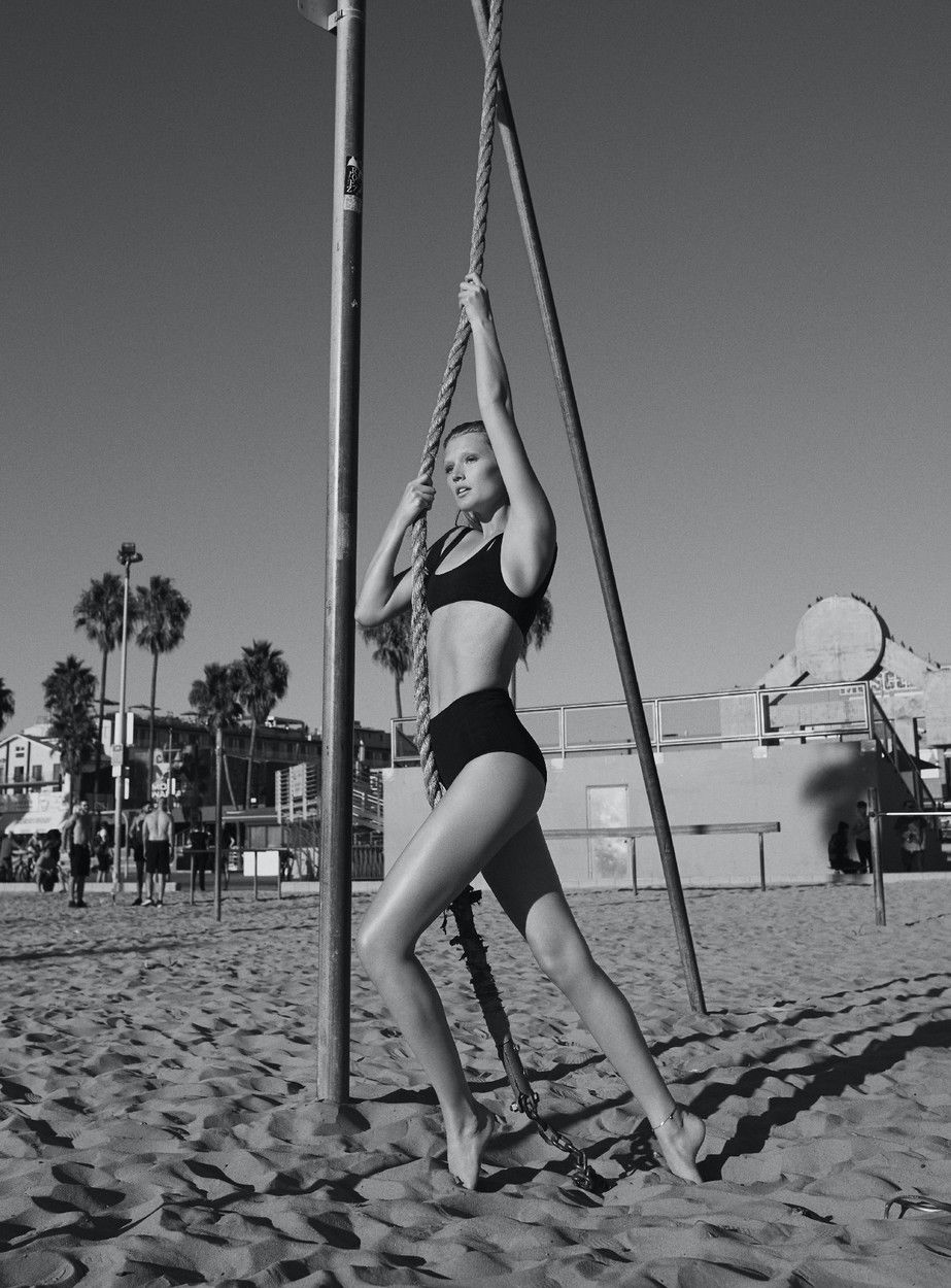 Modelka Toni Garrn v kapani pre AllSisters.