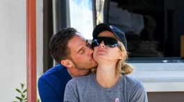 Paris Hilton mu úplne počarila! Nový milenec sa od nej nedokáže odtrhnúť