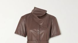 Šaty s koženým efektom Anderson Bell, predáva Net-a-porter.com za 476 eur. 