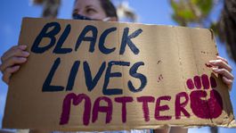 Policajta, ktorý zastrelil v Atlante Afroameričana, môžu obviniť z vraždy