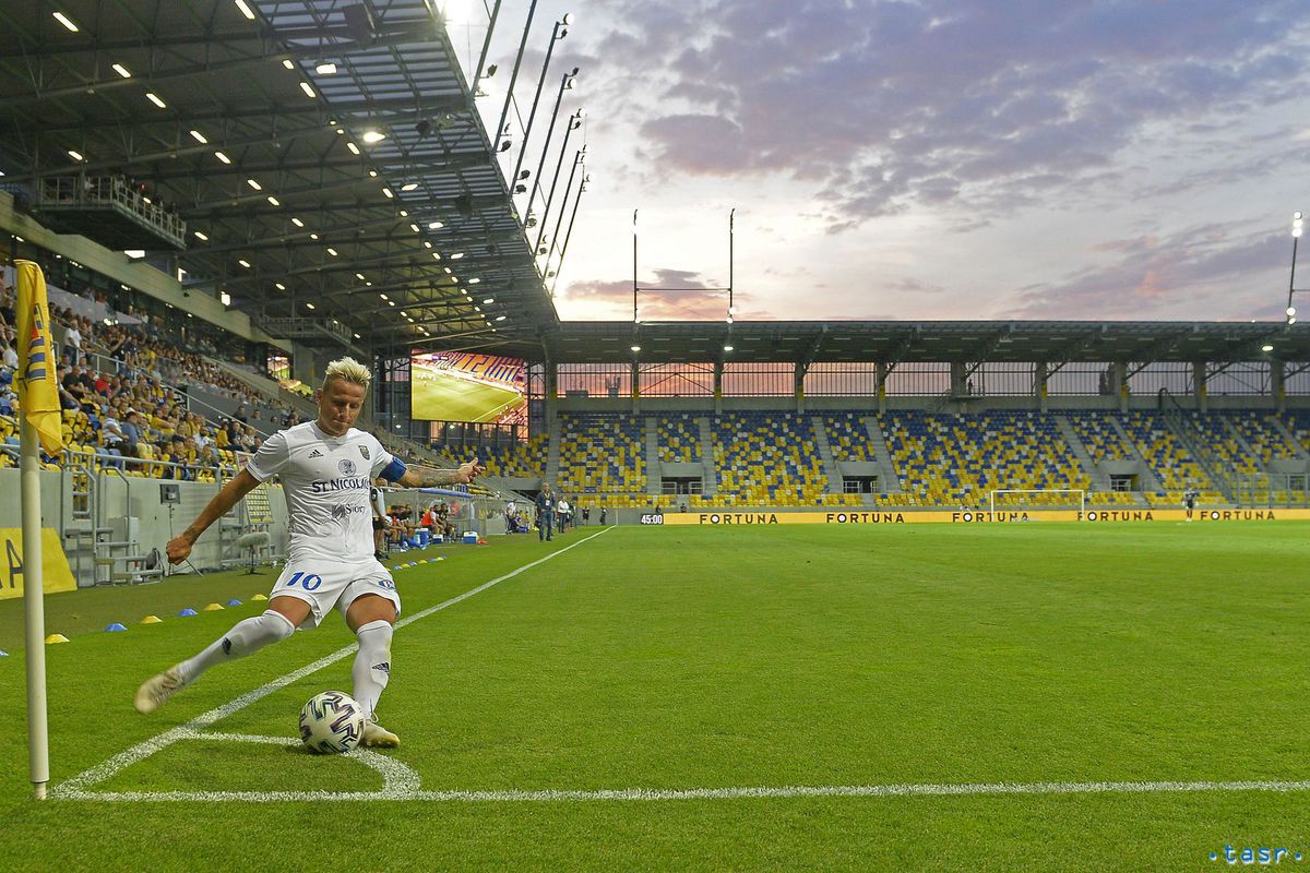 Igor Žofčák z Michaloviec počas zápasu v...