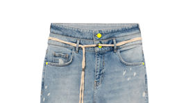 desigual-Dámske džínsy s vysokým pásom Desigual, predávajú sa za 129,95 eura. 5007  05 -129 95-euro