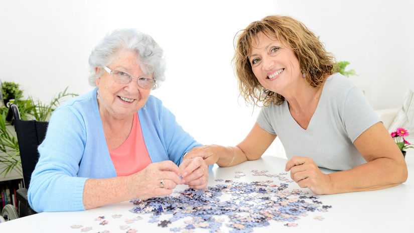 opatrovanie, puzzle, dôchodkyňa