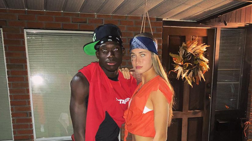 Futbalový pár Alphonso Davies z Bayernu Mníchov...