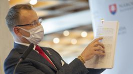 Kollár považuje výzvy na svoj odchod za vydieranie