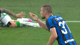 Nerozhodný súboj Slovákov. Inter v dráme stratil body, Škriniar dostal červenú