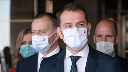 Kopanec sem, kopanec tam. Vláda drží