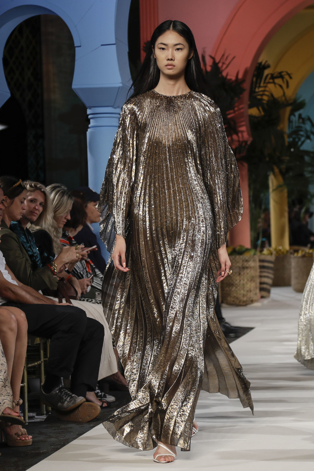 Modelka na prehliadke Oscar de la Renta v New...