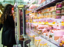 žena, potraviny, nákup, nakupovanie, BILLA, doba slovenská