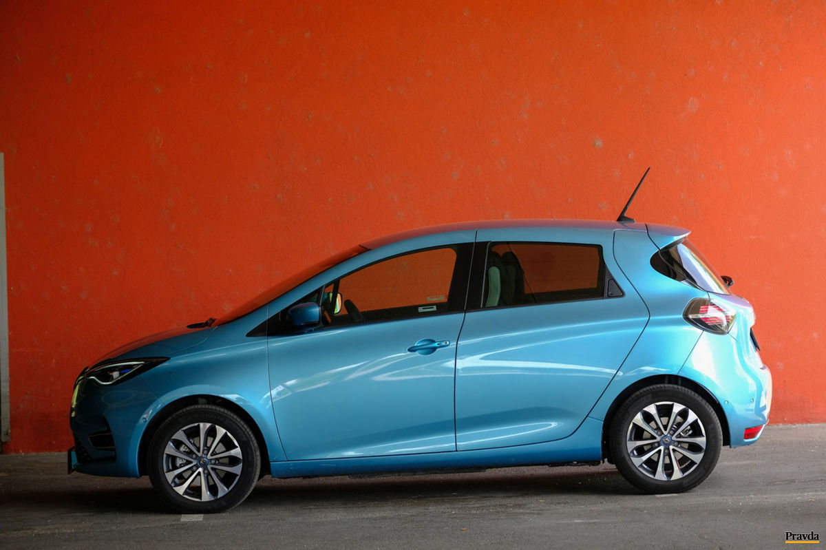 Renault Zoe je svojimi rozmermi predurčený na...