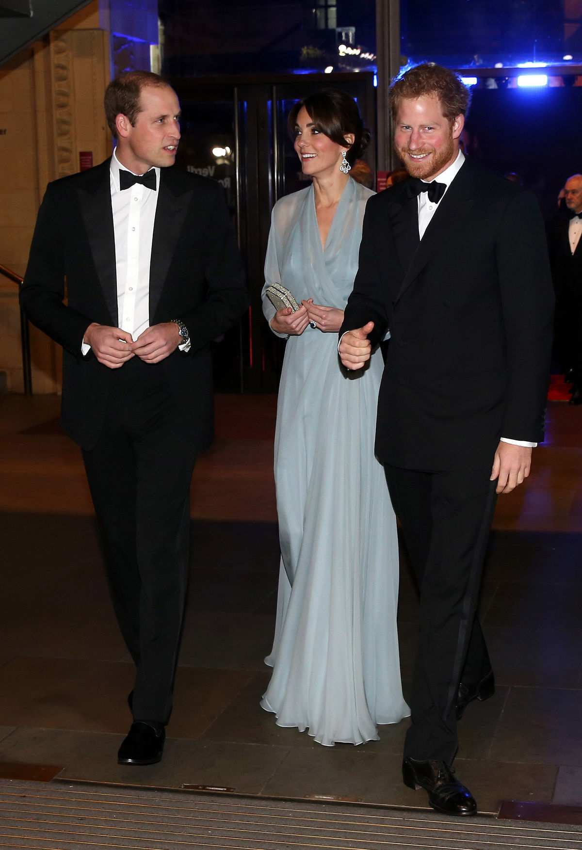 Princ William, jeho manželka Kate a princ Harry...