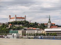 bratislavsky hrad, nabrezie,