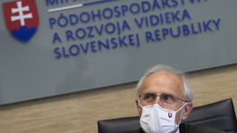 Poslanci rokujú o Mičovského novele zákona o neprimeraných podmienkach. Pekári sa proti zmenám búria