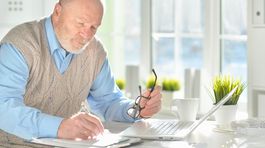 Čo musia dostať penzisti pracujúci na zmluvu