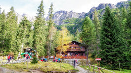 Cesta, ktorá ponúka Tatry v kocke, vedie na Zamkovského chatu. Zvládnu ju aj deti