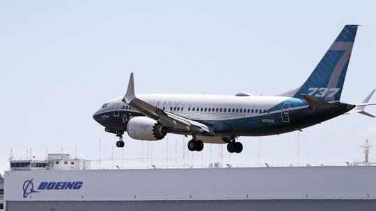 Regulačný úrad úspešne ukončil testovacie lety Boeingu 737 MAX