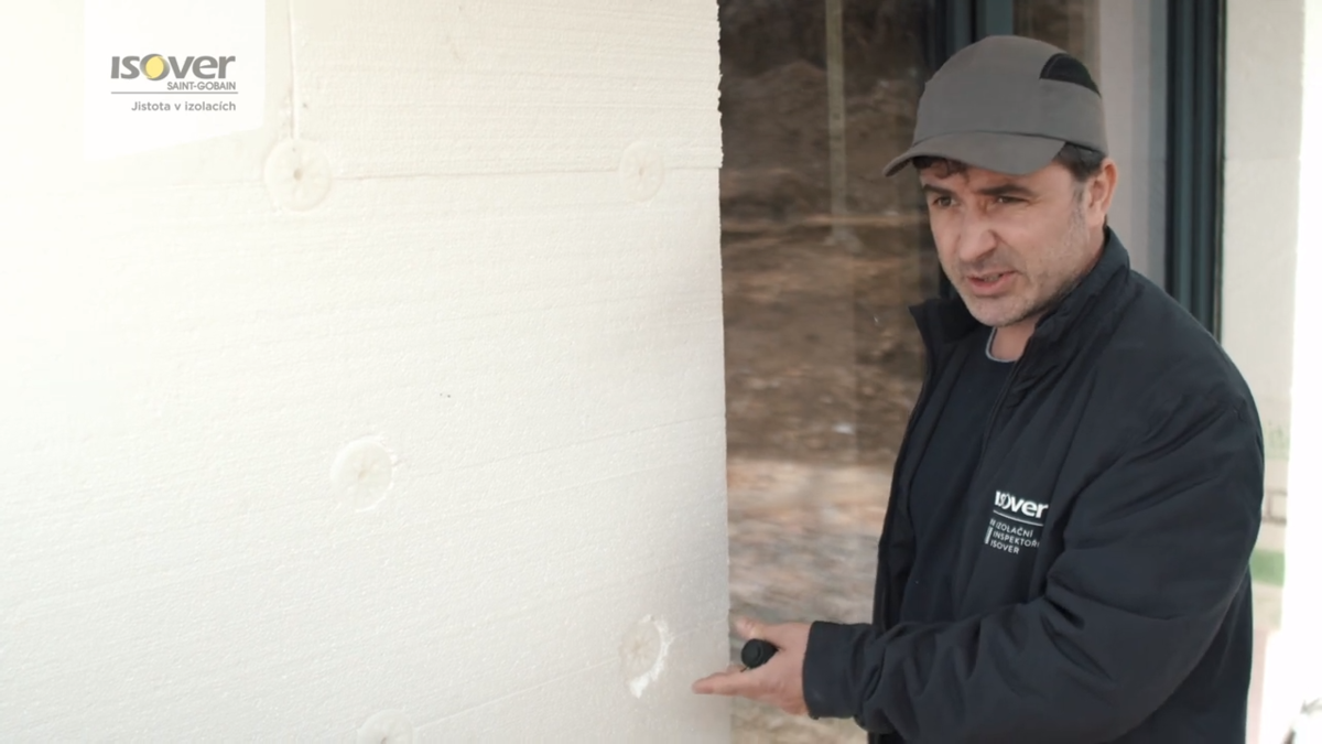 Hmoždinky sa zapúšťajú 1 mm do izolácie. Na...