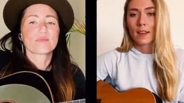 Na trati diablica, s gitarou kráska. Pozrite si, ako spieva Shiffrinová