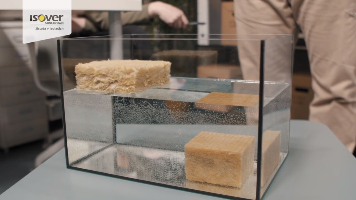 Základný rozdiel medzi hydrofilnou a...