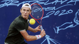 Nikto nemôže chcieť, aby Federer pravidelne dotoval slabších