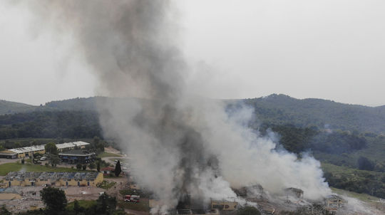 Výbuchy v továrni na pyrotechniku v Turecku, sú mŕtvi aj desiatky zranených 