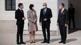 Za ľudí žiada pre otváranie škôl mimoriadnu koaličnú radu