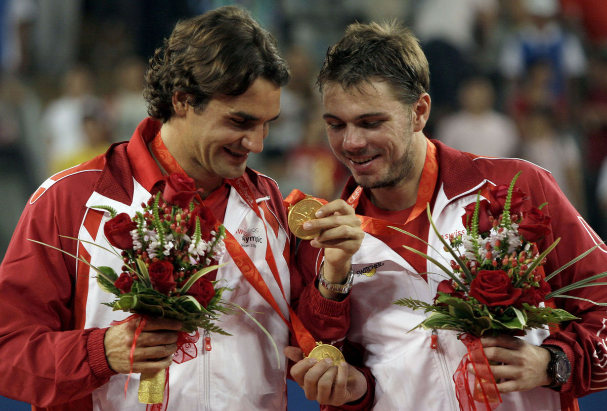 Roger Federer (vľavo) a Stanislas Wawrinka so...