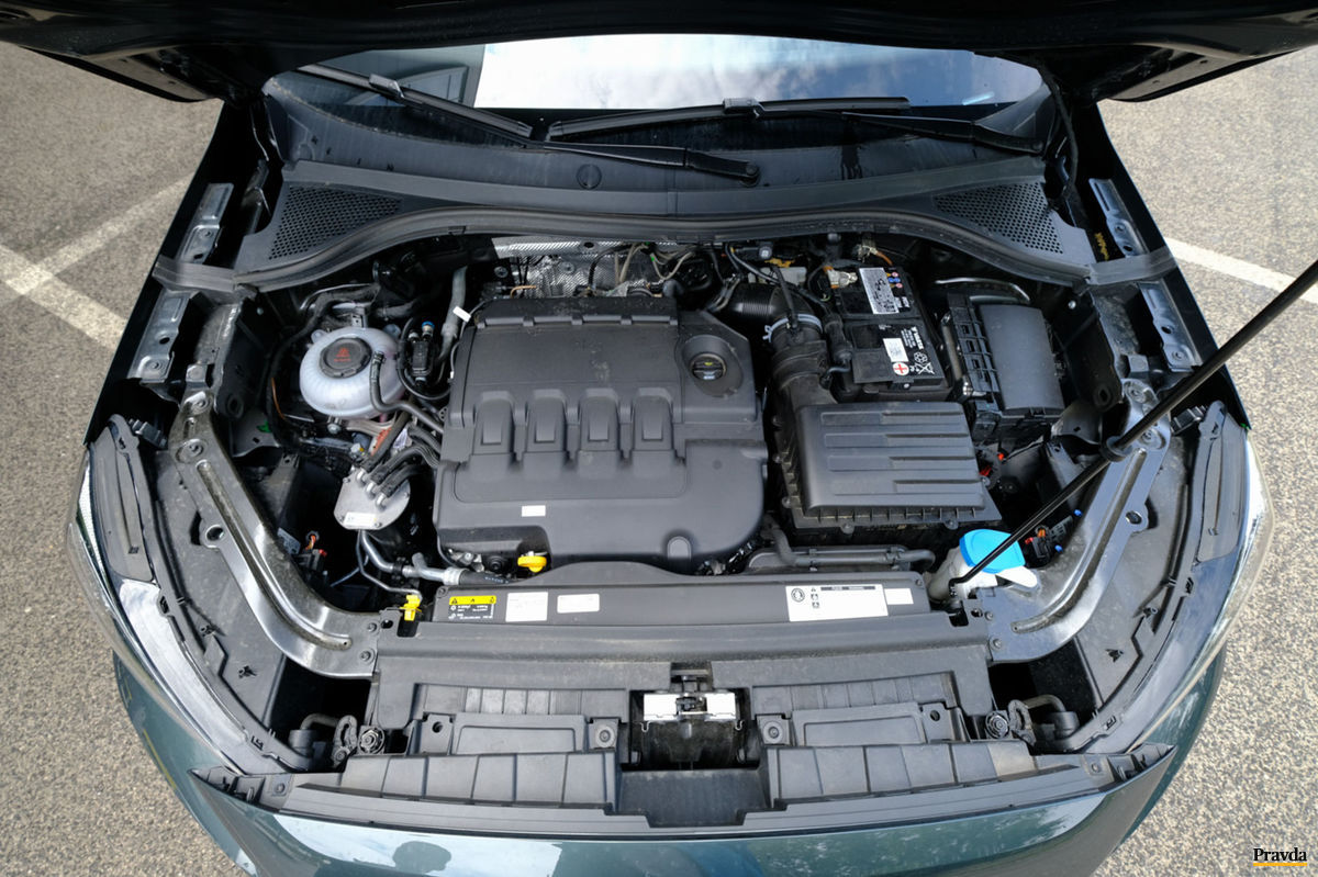 Dvojlitrový naftový motor dosahuje výkon 190 koní.