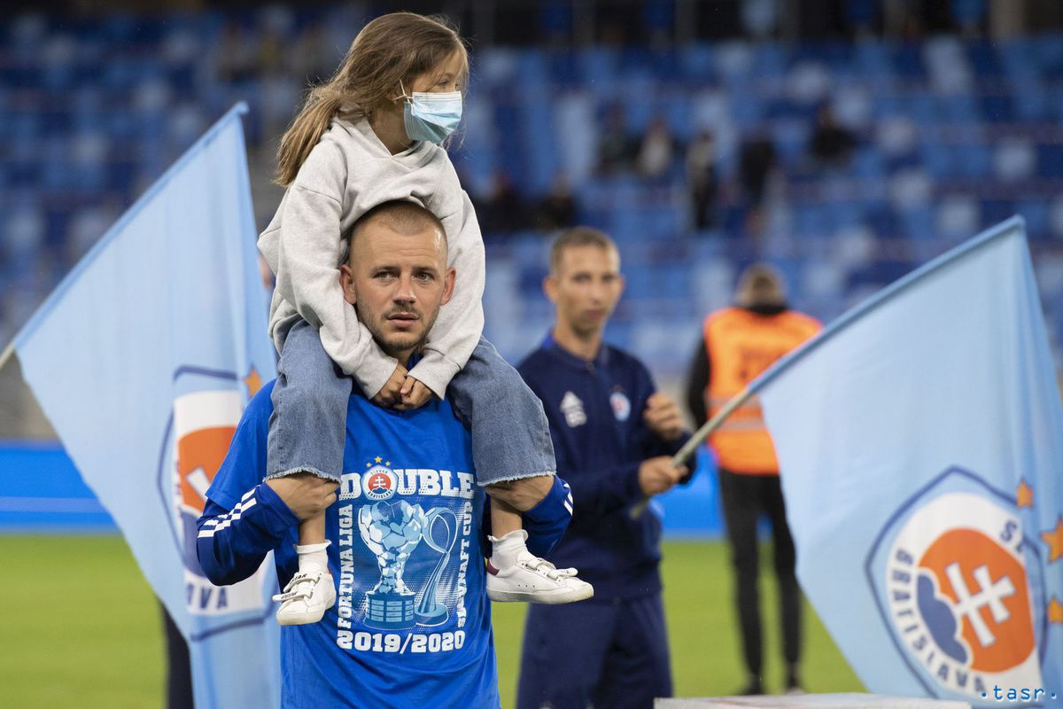 Futbalista Slovana Vladimír Weiss ml. s dcérou...