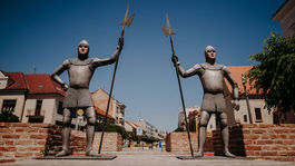 Seniori, nasadnite s vnúčatami do stroja času