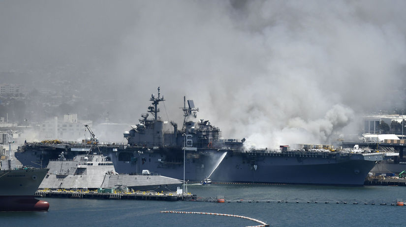 loď, USS, požiar, USA, San Diego