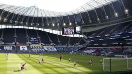 Arsenal v derby neudržal vedenie a padol. Leicester zažil hororový 2. polčas