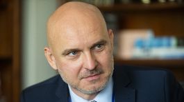 Gröhling chce zmeniť vzdelávacie poukazy na voľnočasové