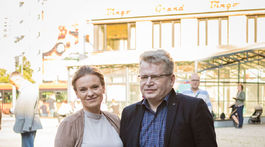 Hudobný producent Juraj Čurný (vpravo) s manželkou Andreou.