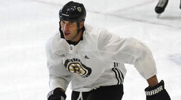 Chára a Halák už trénovali na ľade, Česi chýbali. Pozitívne testy malo 43 hráčov