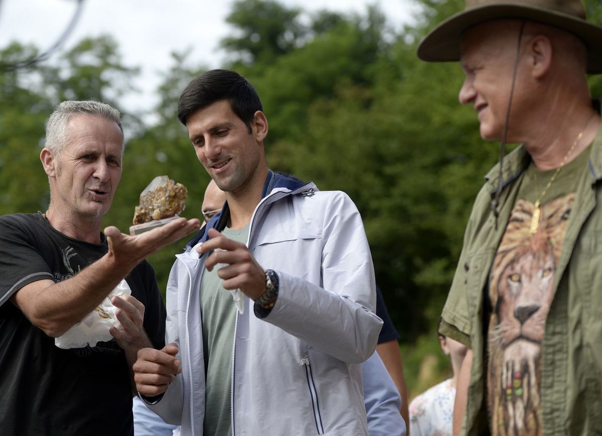 Novak Djokovič vo Visokom po boku Semira...