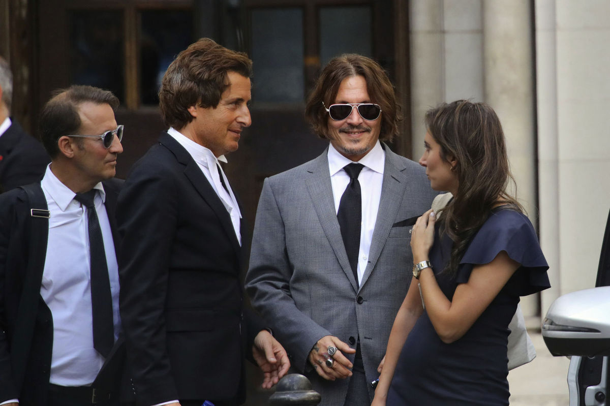 Herec Johnny Depp na zábere spred londýnskeho...