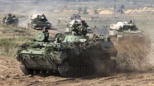 V Rusku prebieha vojenské cvičenie, zúčastňuje sa ho približne 150-tisíc vojakov