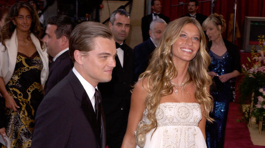 Gisele Bündchen a Leonardo DiCaprio v roku 2005.