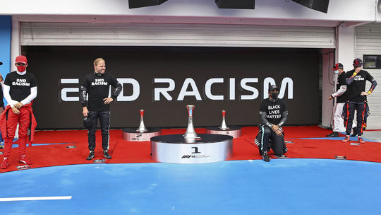 Ceremoniál, Lewis Hamilton